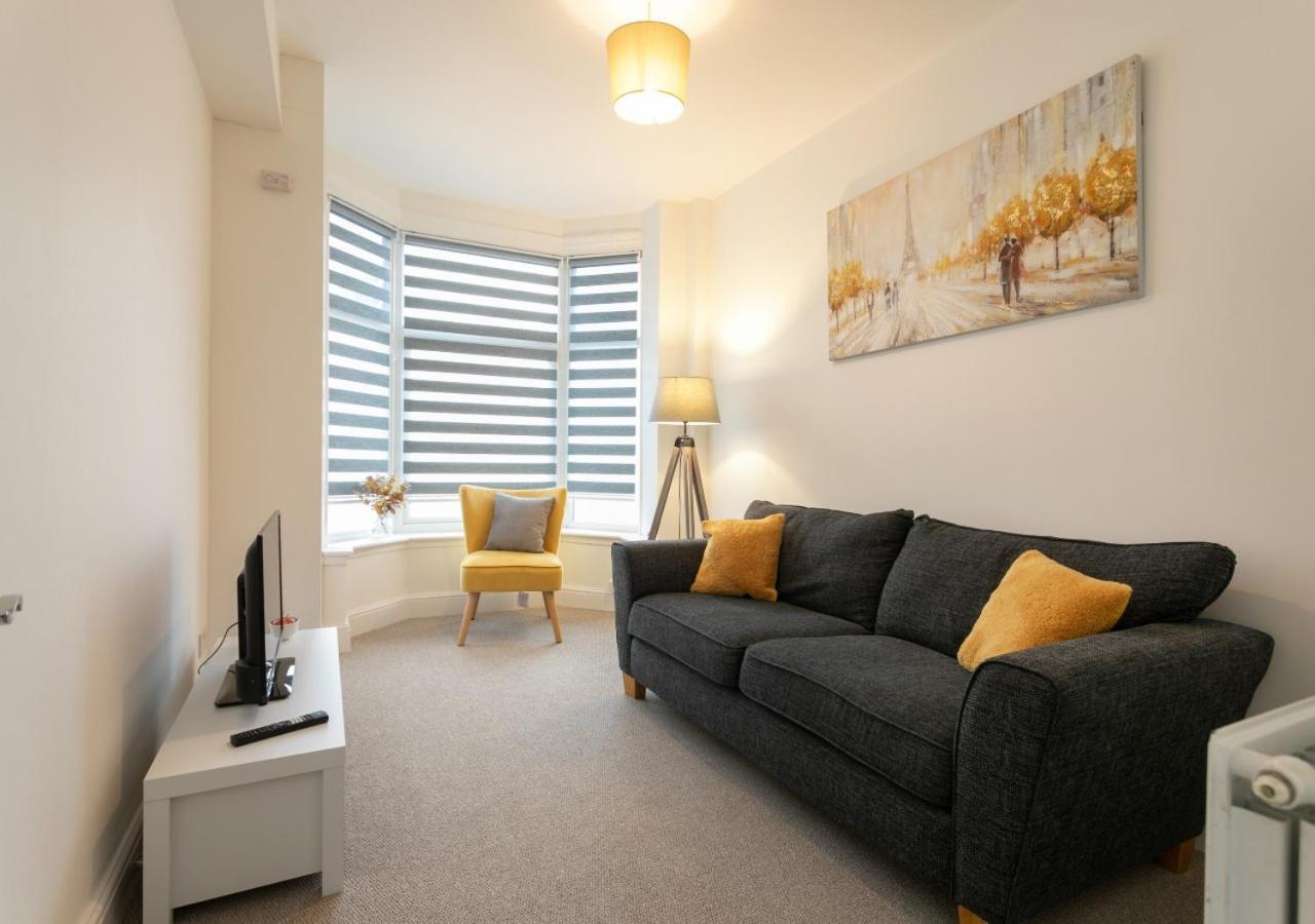 Apartament Near Hospital, Netflix, Sleeps Up To 3, Fast Wi-Fi Lincoln Zewnętrze zdjęcie