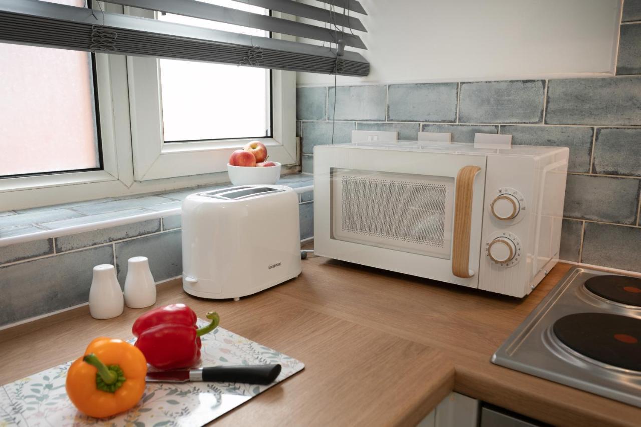 Apartament Near Hospital, Netflix, Sleeps Up To 3, Fast Wi-Fi Lincoln Zewnętrze zdjęcie