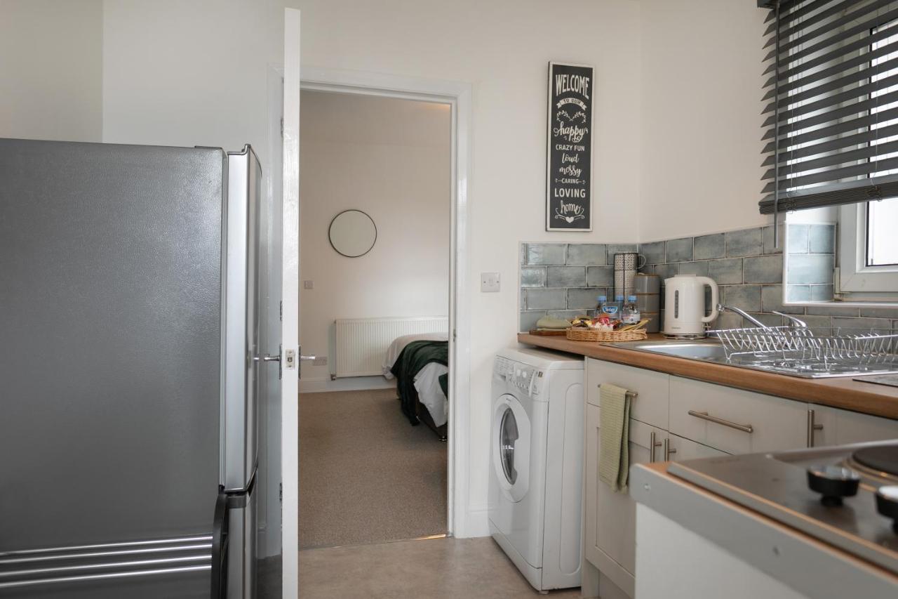 Apartament Near Hospital, Netflix, Sleeps Up To 3, Fast Wi-Fi Lincoln Zewnętrze zdjęcie